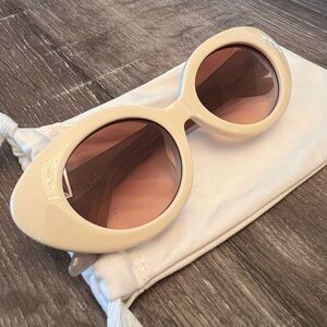 DEZI Thelma Retro-Inspired Sunglasses